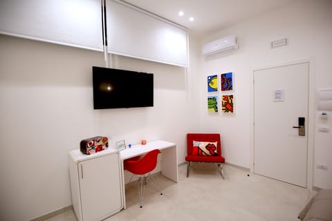 Superior Room | Premium bedding, down comforters, pillowtop beds, in-room safe