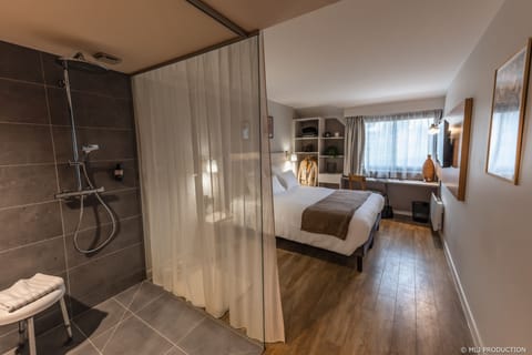 Double Room | Accessible bathroom