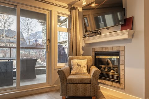 Family Apartment | 1 bedroom, Egyptian cotton sheets, premium bedding, memory foam beds