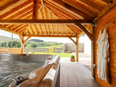Cottage | Property grounds