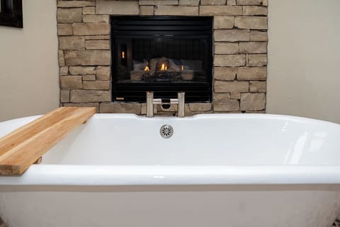 Grand Suite, 1 King Bed with Sofa bed, Lake View (Soaking tub, Fireplace and Patio) | Egyptian cotton sheets, premium bedding, down comforters, pillowtop beds