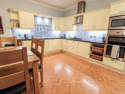 Fridge, dishwasher, electric kettle, toaster