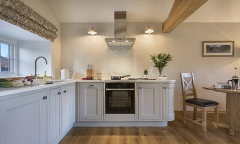 Fridge, dishwasher, cookware/dishes/utensils