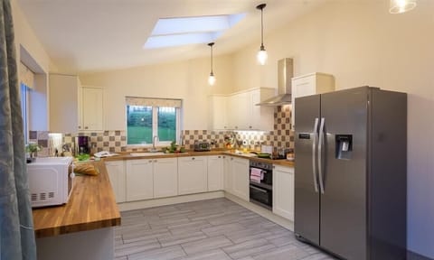 Fridge, dishwasher, cookware/dishes/utensils