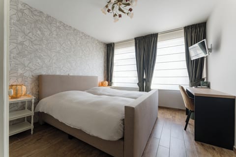 Standard Room | Desk, laptop workspace, free WiFi