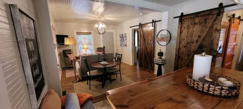 Signature Cottage, 2 Bedrooms | Living room | 43-inch Smart TV with cable channels, TV, Netflix