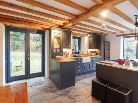 Fridge, dishwasher, electric kettle, toaster