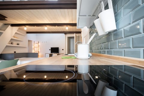 Camera Tintori | Private kitchen | Cookware/dishes/utensils