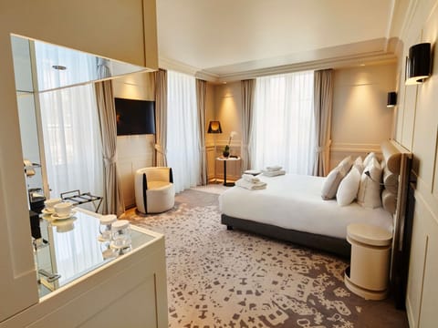 Deluxe Room, 1 Double Bed, Terrace | Premium bedding, minibar, in-room safe, soundproofing