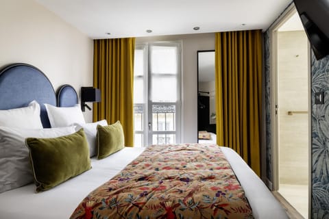 Classic Room | In-room safe, desk, blackout drapes, soundproofing
