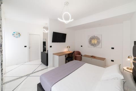 Royal Triple Room, 1 King Bed with Sofa bed, Non Smoking, Ensuite | Egyptian cotton sheets, premium bedding, down comforters