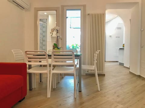 Apartment, 1 Bedroom, Balcony, River View | Interior