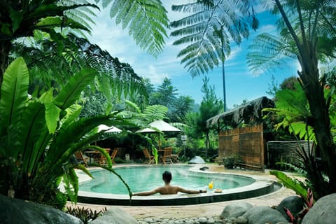 2 outdoor pools