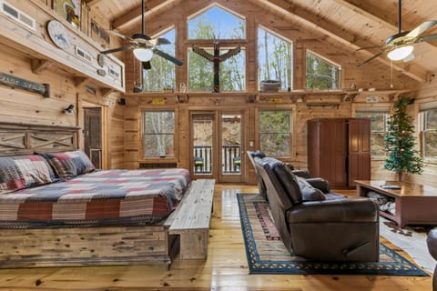 Cabin, 3 Bedrooms | 3 bedrooms, WiFi (free), individually decorated, individually furnished