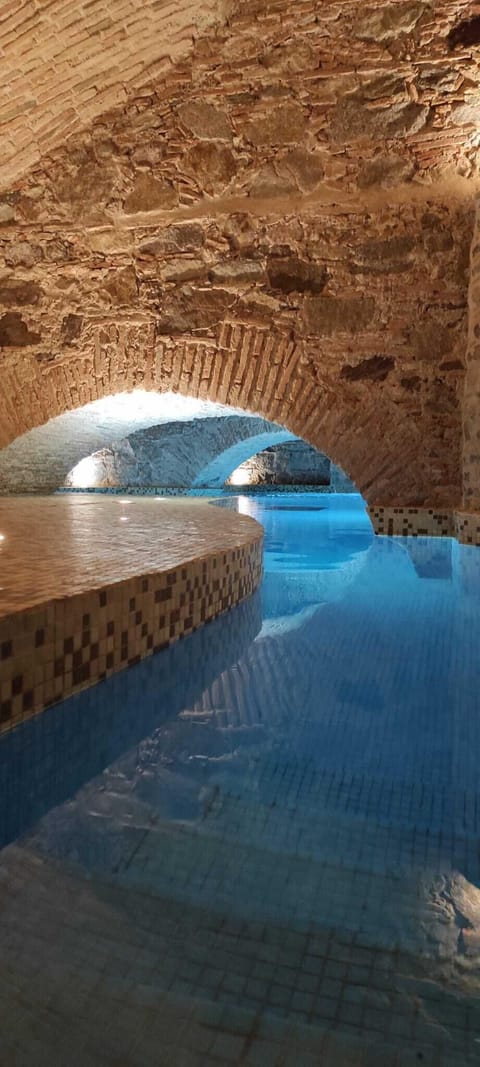 Indoor pool, seasonal outdoor pool, sun loungers