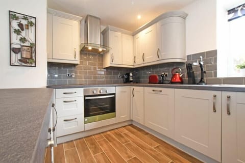 Fridge, dishwasher, cookware/dishes/utensils