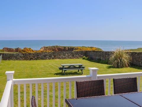 Cottage | Property grounds
