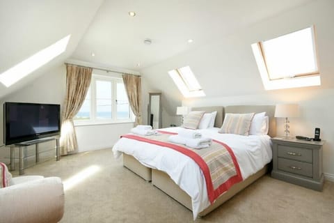 4 bedrooms, individually decorated, individually furnished, free WiFi