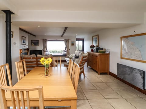 Cottage | Dining
