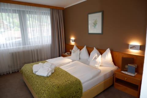 Double Room | In-room safe, desk, laptop workspace, free WiFi