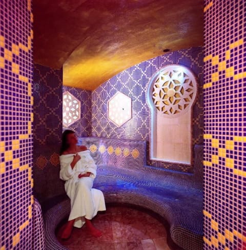 Sauna, hot tub, steam room, Turkish bath, body treatments, hydrotherapy