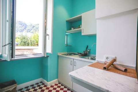 Design Studio Suite | Private kitchen | Fridge