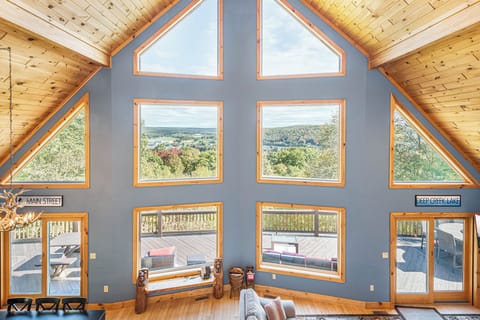 House (6 Bedrooms) | Property amenity
