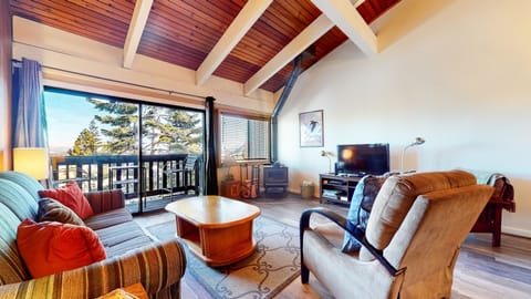 Condo, 2 Bedrooms | Interior