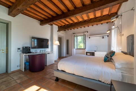 Deluxe Triple Room | Frette Italian sheets, premium bedding, down comforters, in-room safe