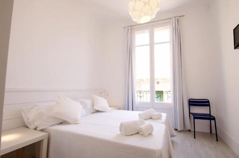 Double Room | Down comforters, in-room safe, free WiFi, bed sheets