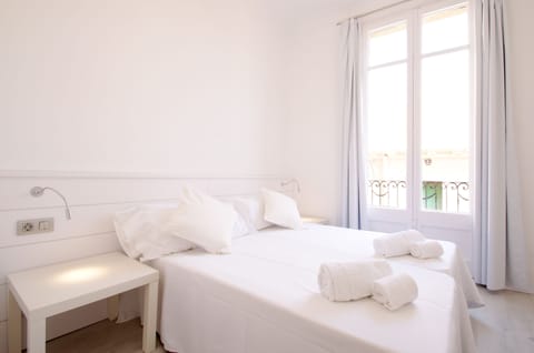 Double Room | Down comforters, in-room safe, free WiFi, bed sheets