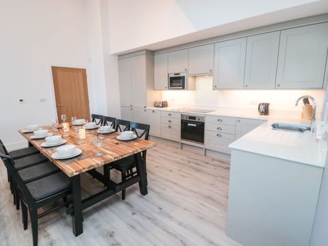 Fridge, dishwasher, electric kettle, toaster