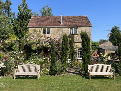 Cottage | Property grounds