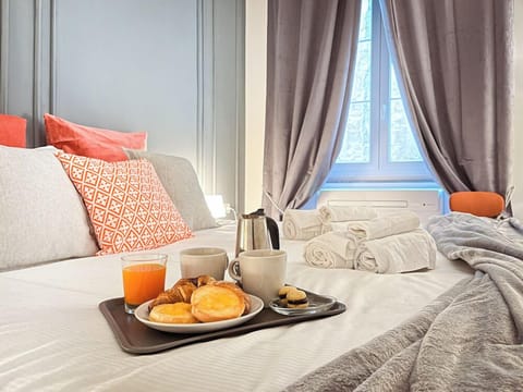 Family Apartment | 2 bedrooms, down comforters, pillowtop beds, individually decorated