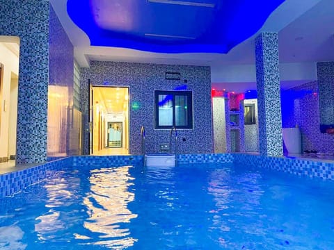 Indoor pool, lifeguards on site