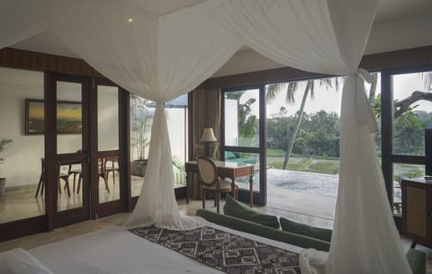 Family Villa | Living area | 43-inch Smart TV with satellite channels