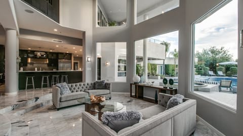 Studio (5 Bedrooms) | Living area | Table tennis