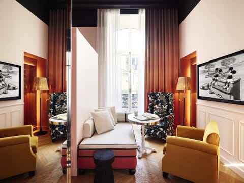 Family room, 1 double bed and 1 sofa bed (XXL Mama) | In-room safe, individually decorated, individually furnished