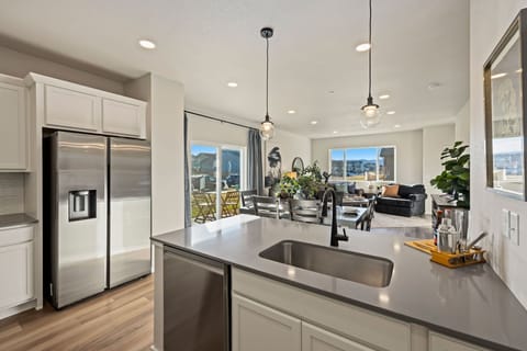 House, Multiple Beds, Patio, Garden View (2908 Barnstormer St Unit #1) | Private kitchen | Fridge, microwave, oven, stovetop