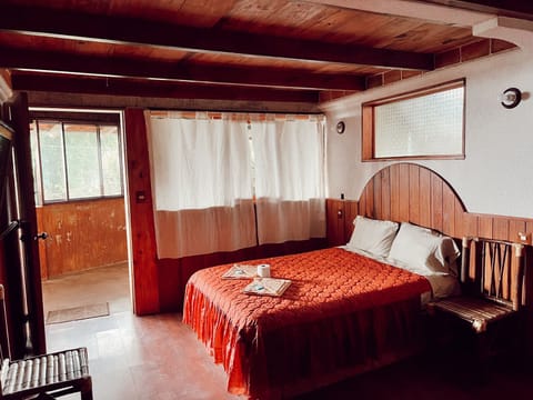 Traditional Room | Individually furnished, free WiFi, bed sheets