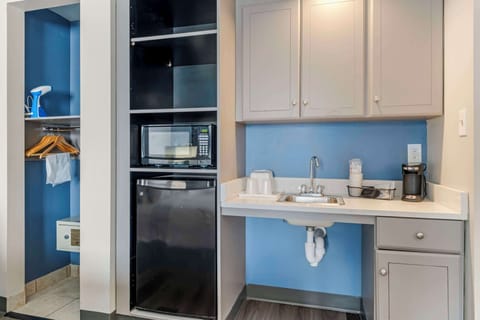 Standard Room, 2 Queen Beds, Accessible, Non Smoking | Premium bedding, pillowtop beds, in-room safe, desk