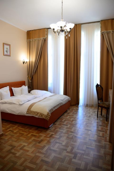 Luxury Double Room | Free WiFi