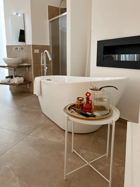 Junior Room | Egyptian cotton sheets, premium bedding, down comforters