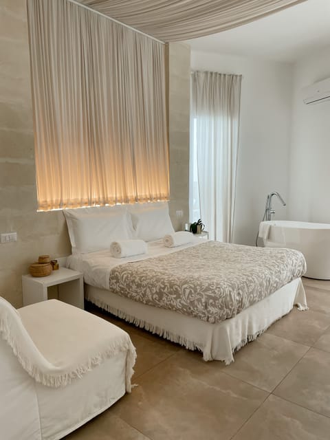 Junior Room | Egyptian cotton sheets, premium bedding, down comforters