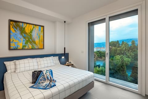 Minibar, in-room safe, individually furnished, blackout drapes