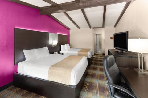 1 bedroom, pillowtop beds, desk, iron/ironing board
