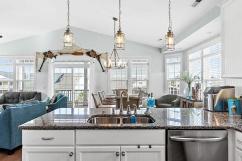 House, 4 Bedrooms | Interior