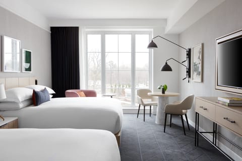 Frette Italian sheets, premium bedding, minibar, in-room safe