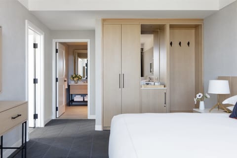 Suite, 1 Bedroom, Terrace | Frette Italian sheets, premium bedding, minibar, in-room safe