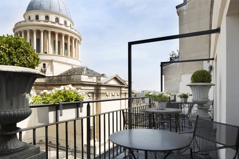 Junior Suite Romantic with a terrace | Premium bedding, minibar, in-room safe, desk